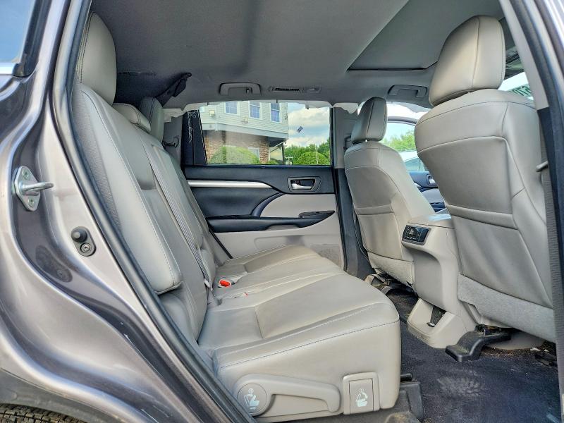 2018 Toyota Highlander მანქანა იყიდება აუქციონზე, vin: 5TDJZRFH6JS554170, აუქციონის ნომერი: 67002096