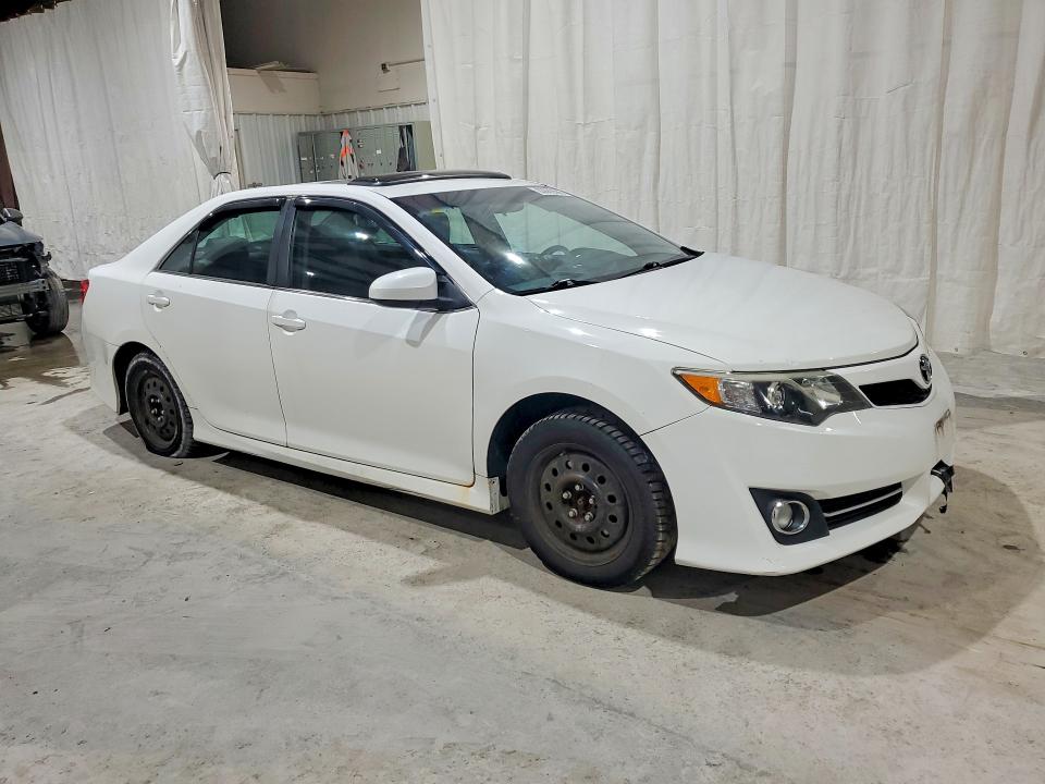 63683596 :رقم المزاد ، 4T1BF1FK5EU771717 vin ، 2014 Toyota Camry مزاد بيع