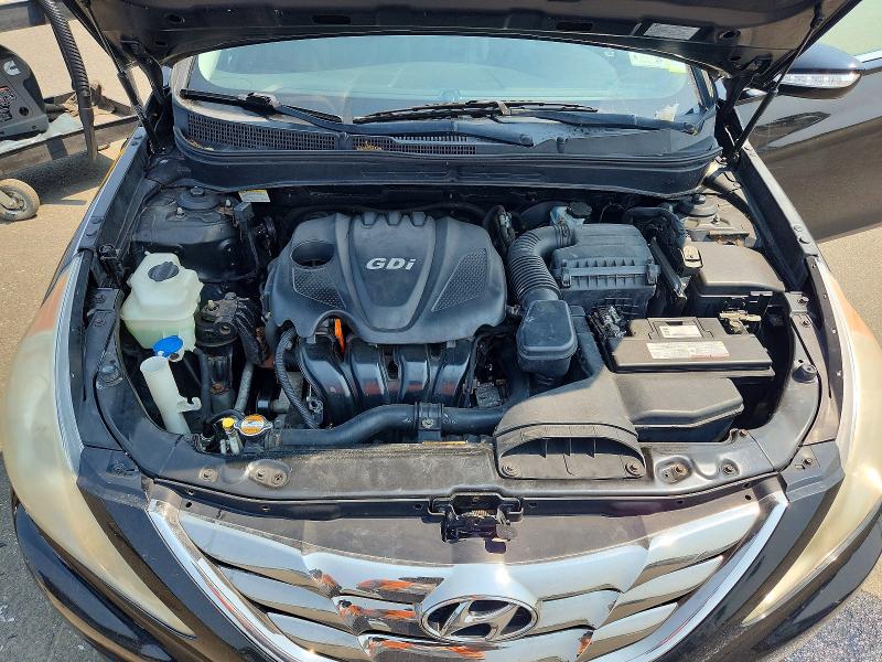 64155166 :رقم المزاد ، 5NPEC4ACXBH306626 vin ، 2011 Hyundai Sonata مزاد بيع