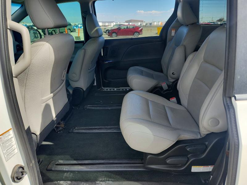 2017 Toyota Sienna მანქანა იყიდება აუქციონზე, vin: 5TDDZ3DC7HS152900, აუქციონის ნომერი: 65854946