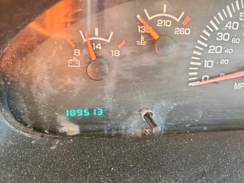 64118546 :رقم المزاد ، 2B4JB25Y22K121121 vin ، 2002 Dodge Ram Wagon مزاد بيع