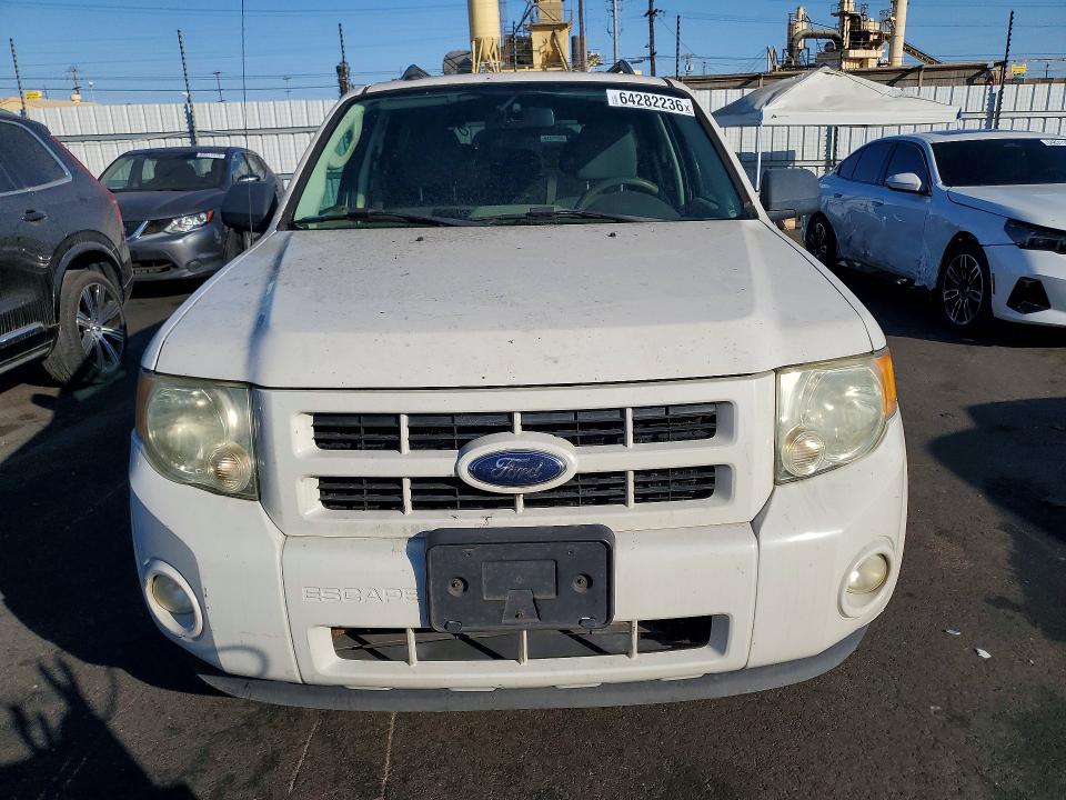 64282236 :رقم المزاد ، 1FMCU49309KC33430 vin ، 2009 Ford Escape مزاد بيع