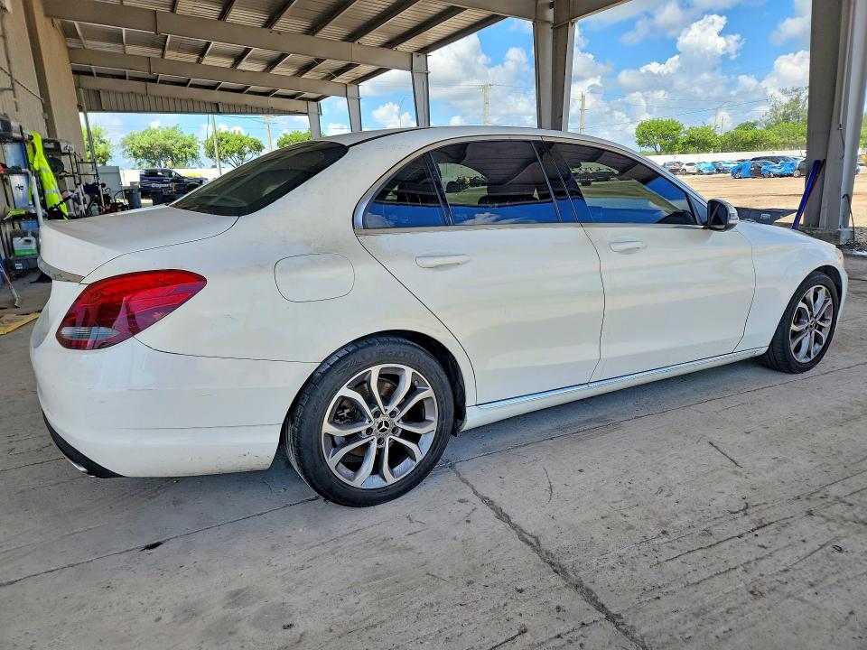 67151506 :رقم المزاد ، 55SWF4JB5JU238637 vin ، 2018 Mercedes-benz C مزاد بيع