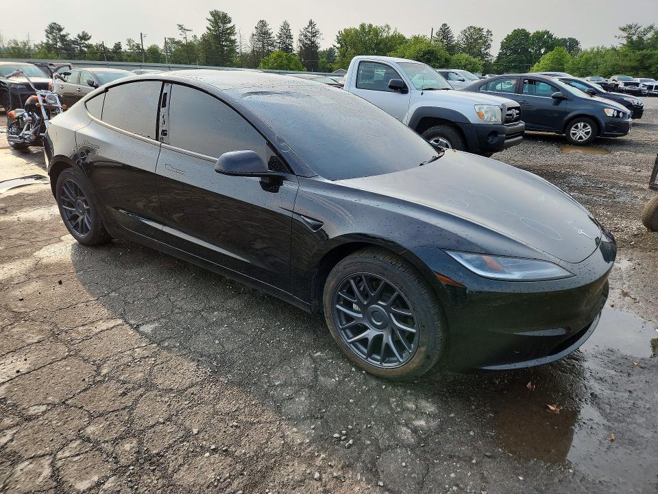 64032866 :رقم المزاد ، 5YJ3E1EB5SF933251 vin ، 2025 Tesla Model 3 مزاد بيع