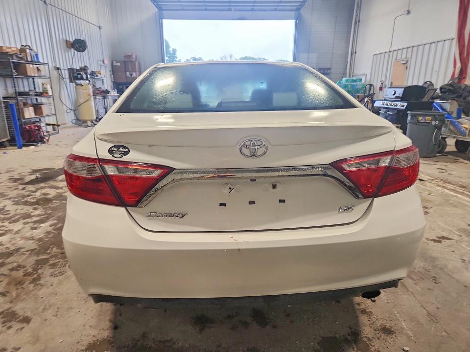 2017 Toyota Camry მანქანა იყიდება აუქციონზე, vin: 4T1BF1FK6HU711448, აუქციონის ნომერი: 63480686