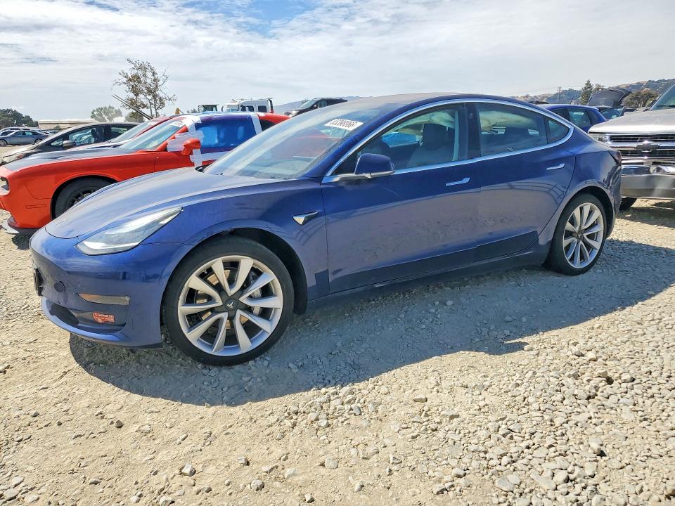 65398066 :رقم المزاد ، 5YJ3E1EA9JF040392 vin ، 2018 Tesla Model 3 مزاد بيع