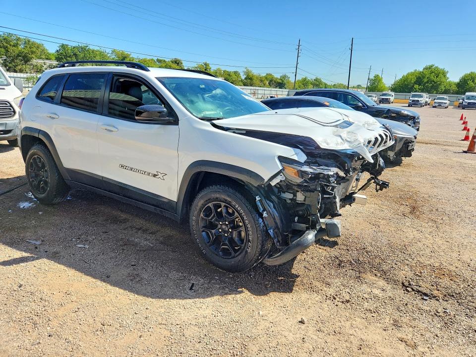 64690426 :رقم المزاد ، 1C4PJMCX4ND547350 vin ، 2022 Jeep Cherokee مزاد بيع