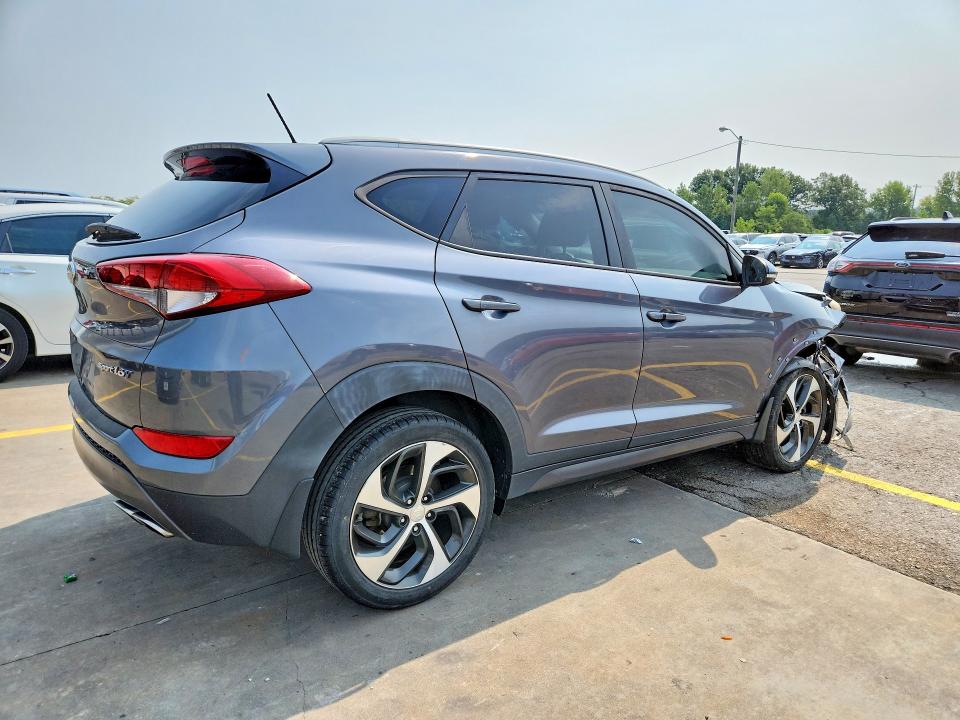 Aukcja sprzedaży 2016 Hyundai Tucson, vin: KM8J33A27GU124780, numer aukcji: 64420256