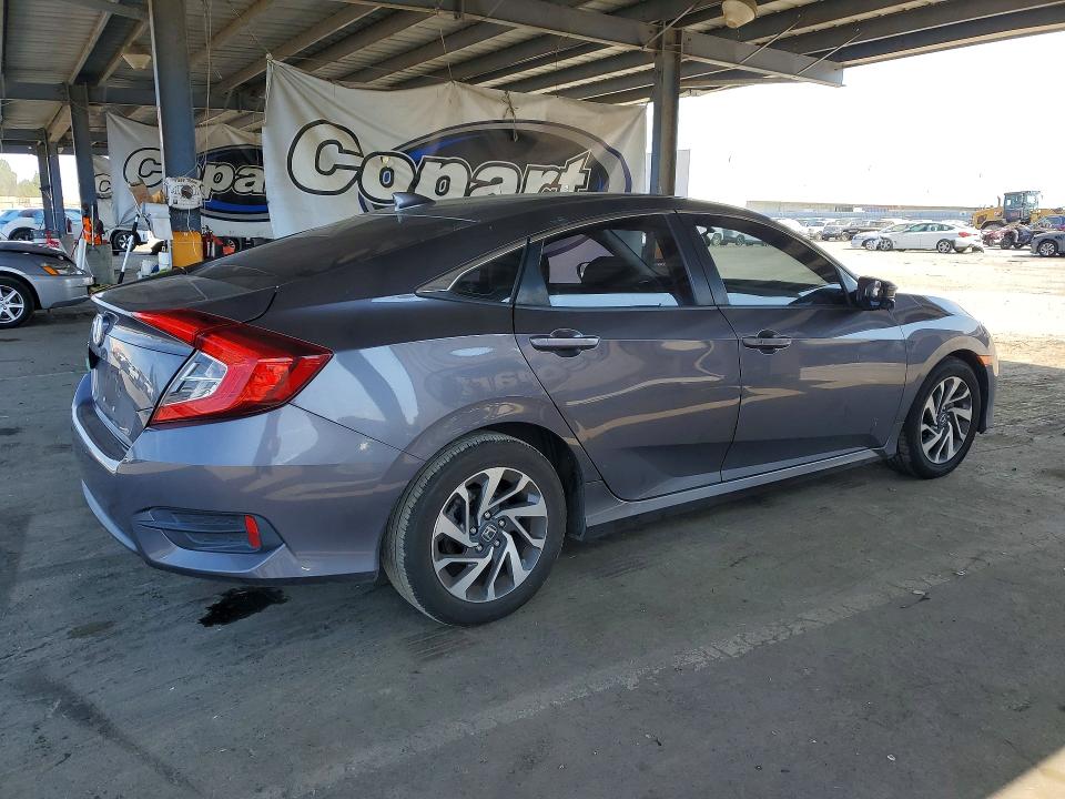64826436 :رقم المزاد ، 2HGFC2F70HH528888 vin ، 2017 Honda Civic مزاد بيع