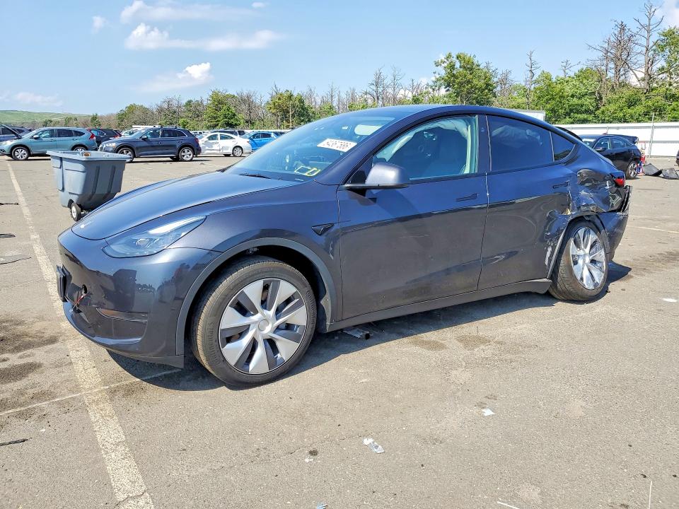 64367586 :رقم المزاد ، 7SAYGDED3RF085340 vin ، 2024 Tesla Model Y مزاد بيع