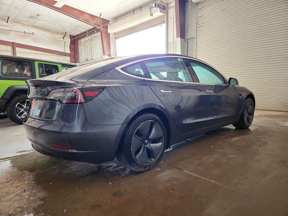 62964486 :رقم المزاد ، 5YJ3E1EA5JF034623 vin ، 2018 Tesla Model 3 مزاد بيع