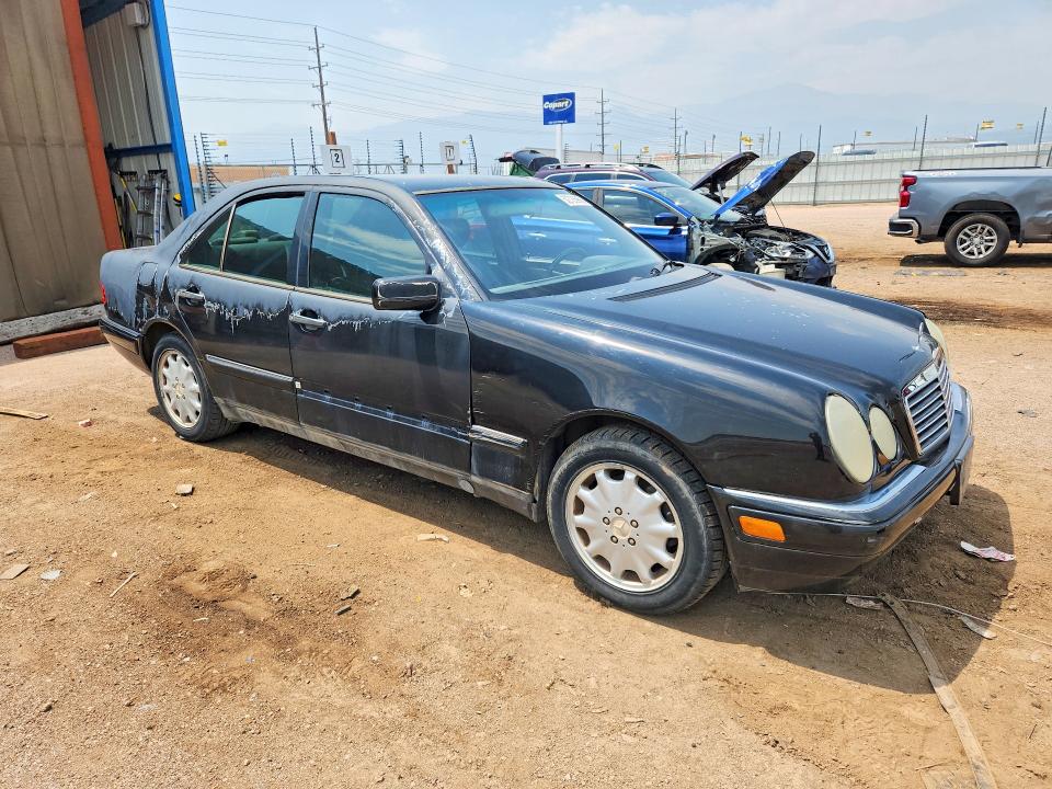 Продажа на аукционе авто 1998 Mercedes-benz E, vin: WDBJF82F4WX005767, номер лота: 62726966