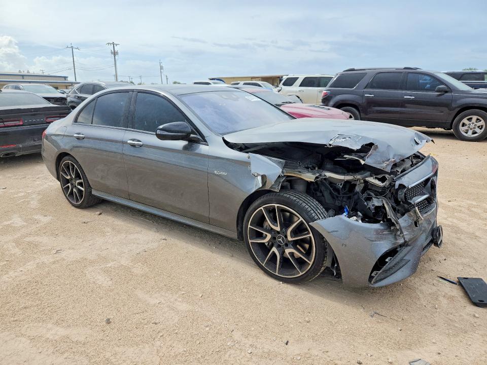 63747106 :رقم المزاد ، WDDZF6EB3JA395960 vin ، 2018 Mercedes-benz E مزاد بيع