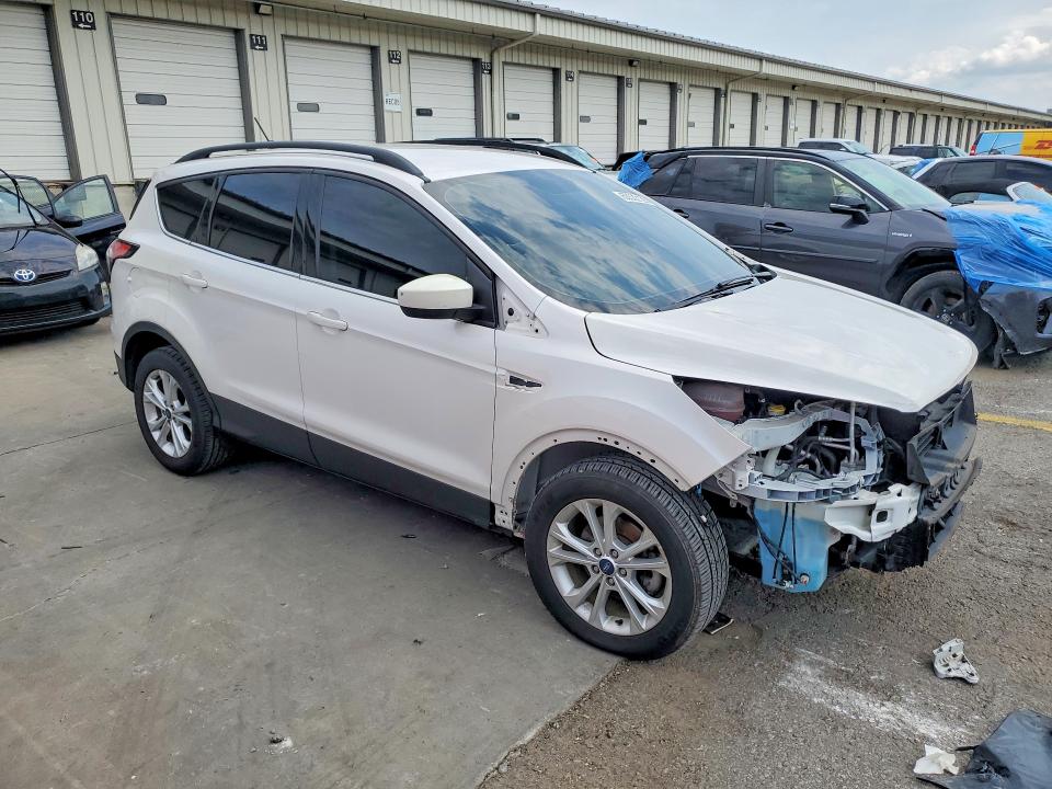 63522126 :رقم المزاد ، 1FMCU0HD5JUA41142 vin ، 2018 Ford Escape مزاد بيع