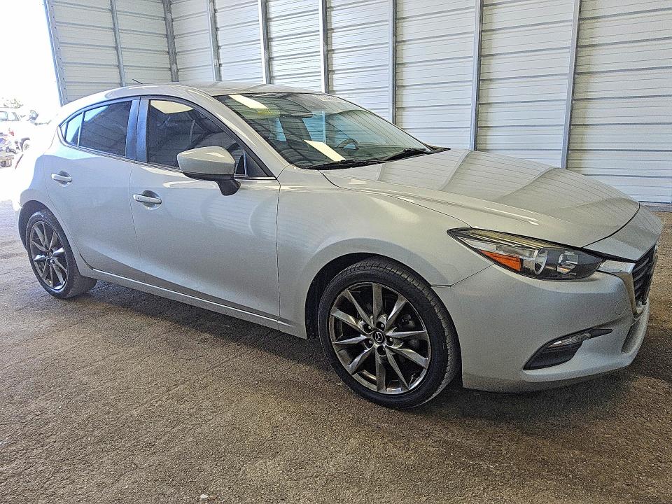 Продаж на аукціоні авто 2018 Mazda 3, vin: 3MZBN1L36JM210541, номер лоту: 64025326