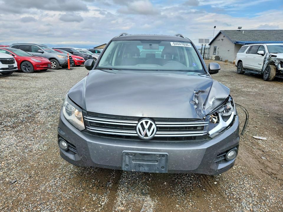 64447656 :رقم المزاد ، WVGBV3AX2DW618846 vin ، 2013 Volkswagen Tiguan مزاد بيع