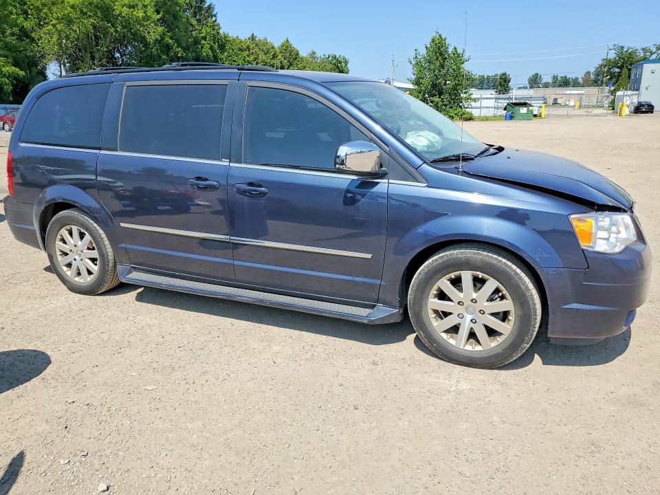 2009 Chrysler Town & Country მანქანა იყიდება აუქციონზე, vin: 2A8HR54XX9R511224, აუქციონის ნომერი: 64071096