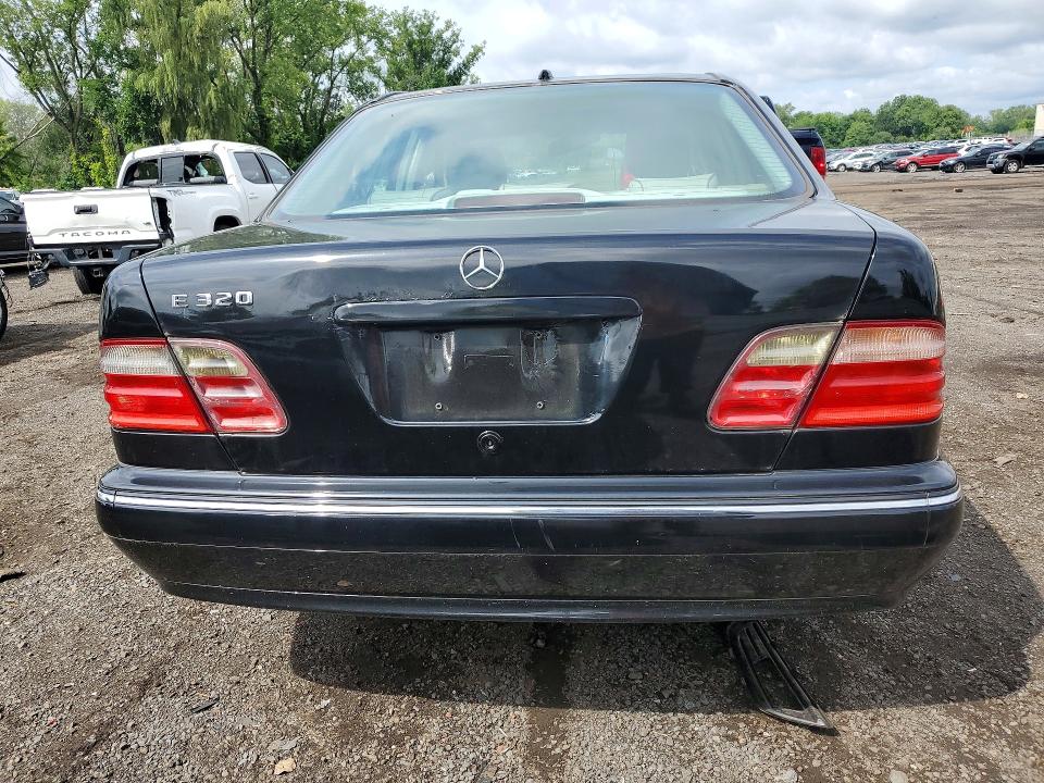 65666546 :رقم المزاد ، WDBJF65J01B340485 vin ، 2001 Mercedes-benz E مزاد بيع