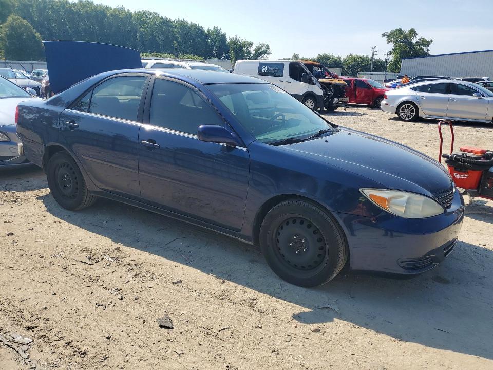 2004 Toyota Camry მანქანა იყიდება აუქციონზე, vin: JTDBE32KX40268473, აუქციონის ნომერი: 64654006