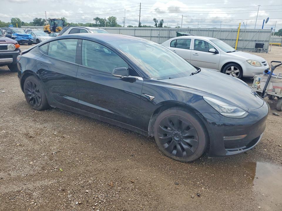 64983836 :رقم المزاد ، 5YJ3E1EB8JF127287 vin ، 2018 Tesla Model 3 مزاد بيع