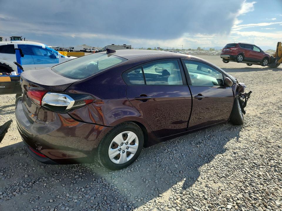 66917386 :رقم المزاد ، 3KPFL4A75JE164907 vin ، 2018 Kia Forte مزاد بيع
