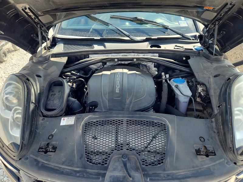 63745326 :رقم المزاد ، WP1AA2A5XHLB00591 vin ، 2017 Porsche Macan مزاد بيع
