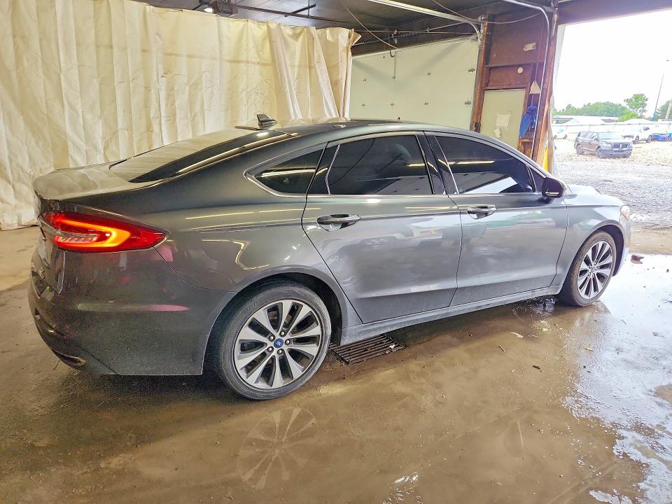 2020 Ford Fusion მანქანა იყიდება აუქციონზე, vin: 3FA6P0T97LR165084, აუქციონის ნომერი: 63896396