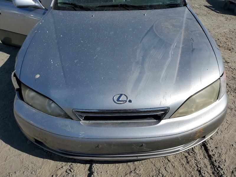 64142126 :رقم المزاد ، JT8BF28G615112941 vin ، 2001 Lexus Es مزاد بيع