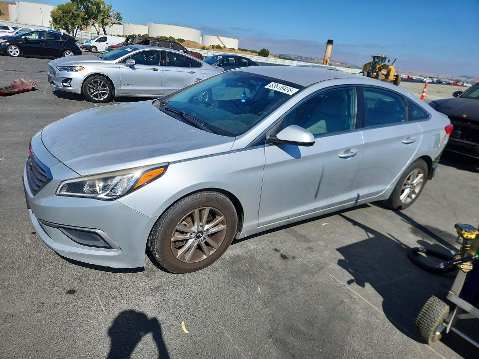 63616426 :رقم المزاد ، 5NPE24AF0HH558780 vin ، 2017 Hyundai Sonata مزاد بيع