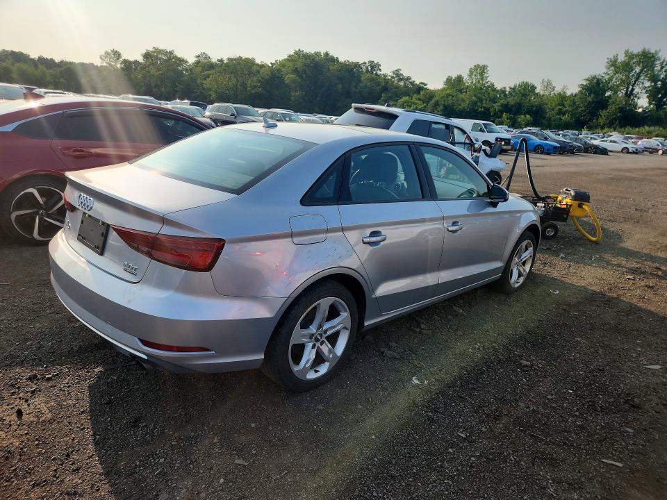 Продажа на аукционе авто 2017 Audi A3, vin: WAUB8GFF2H1074271, номер лота: 63394996