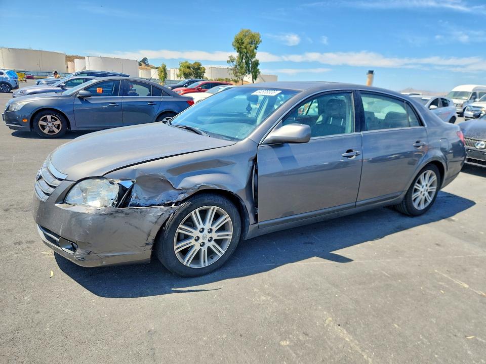 2005 Toyota Avalon მანქანა იყიდება აუქციონზე, vin: 4T1BK36B45U055091, აუქციონის ნომერი: 64506806