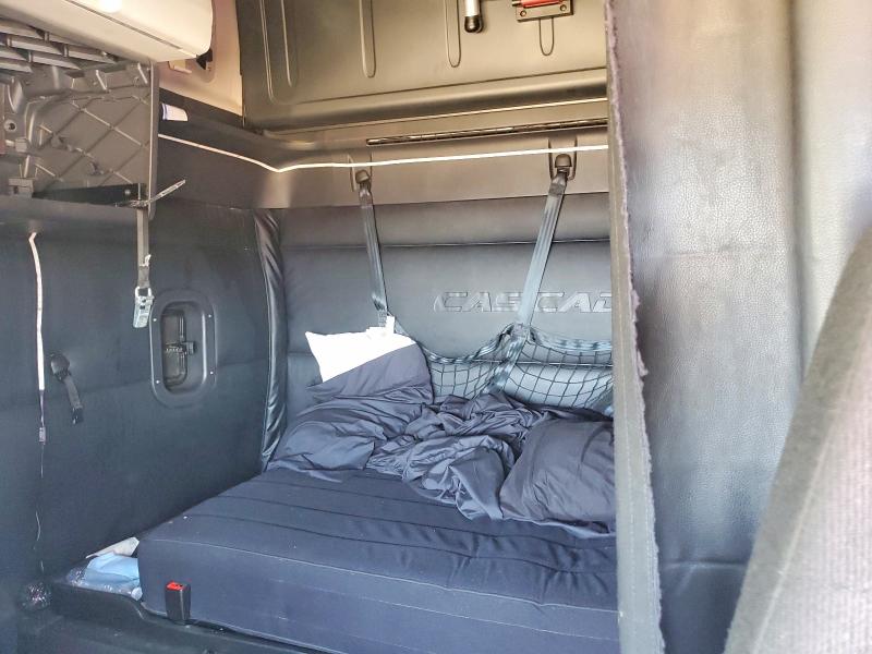 63337236 :رقم المزاد ، 1FUJHHDV2PLUC9154 vin ، 2023 Freightliner Cascadia 126 مزاد بيع