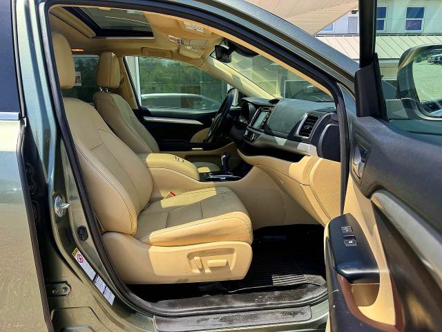 Продажа на аукционе авто 2017 Toyota Highlander, vin: 5TDJZRFH0HS457900, номер лота: 66954956