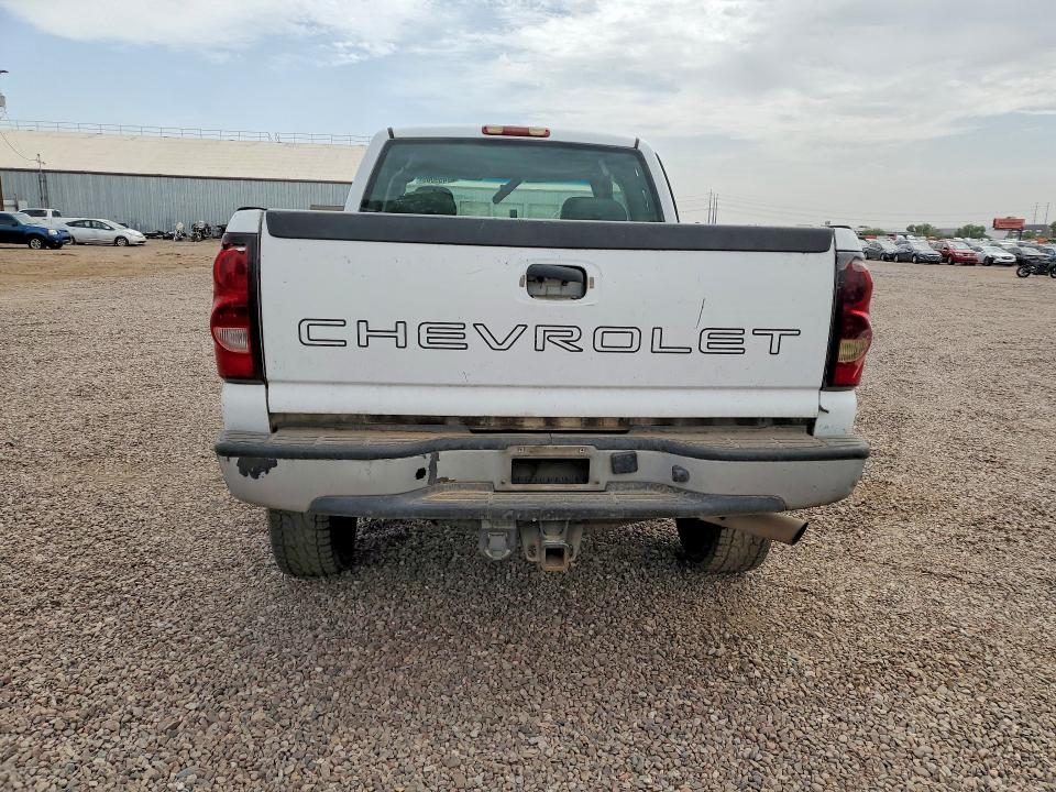 57459066 :رقم المزاد ، 1GCHC29UX4E382459 vin ، 2004 Chevrolet Silverado مزاد بيع