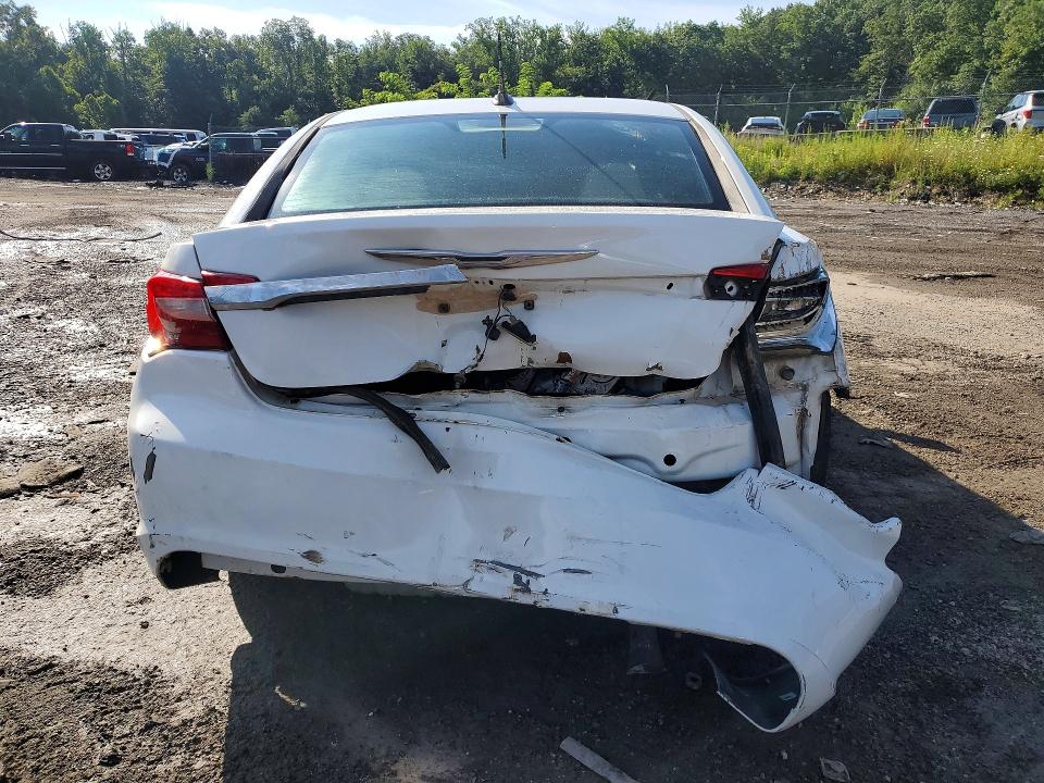 Продаж на аукціоні авто 2014 Chrysler 200, vin: 1C3CCBAB3EN123886, номер лоту: 62450306