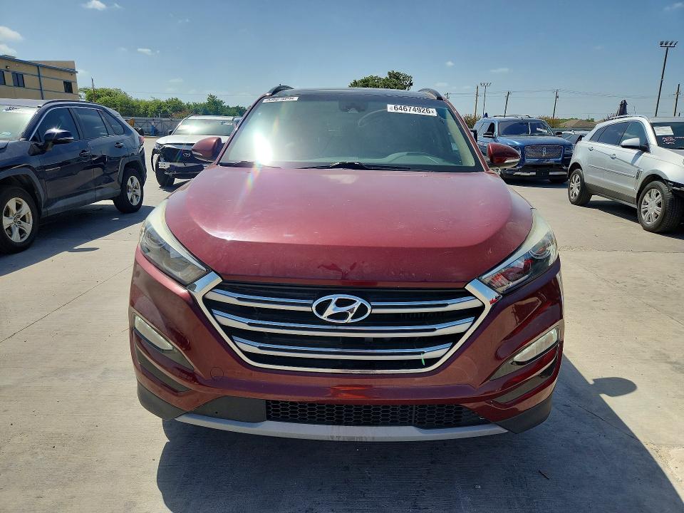 64674926 :رقم المزاد ، KM8J33A23JU790607 vin ، 2018 Hyundai Tucson مزاد بيع
