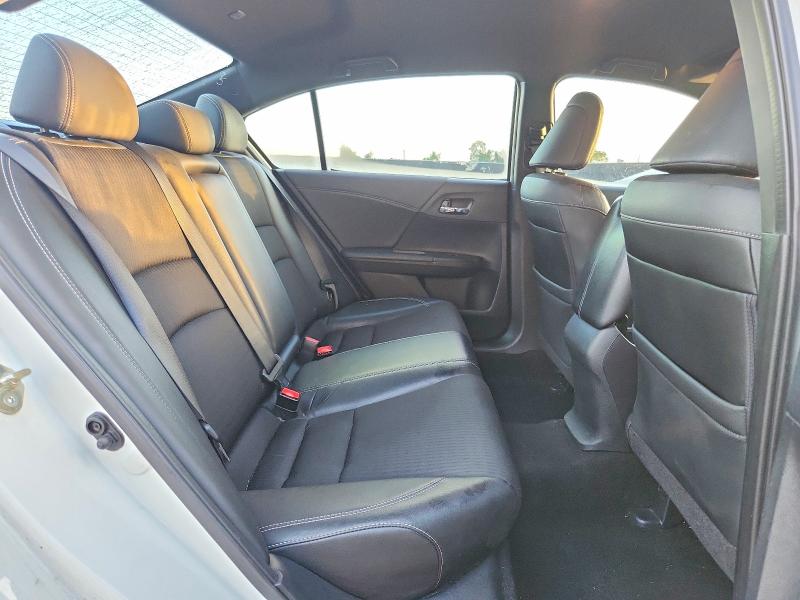 63662736 :رقم المزاد ، 1HGCR2F51HA194269 vin ، 2017 Honda Accord مزاد بيع