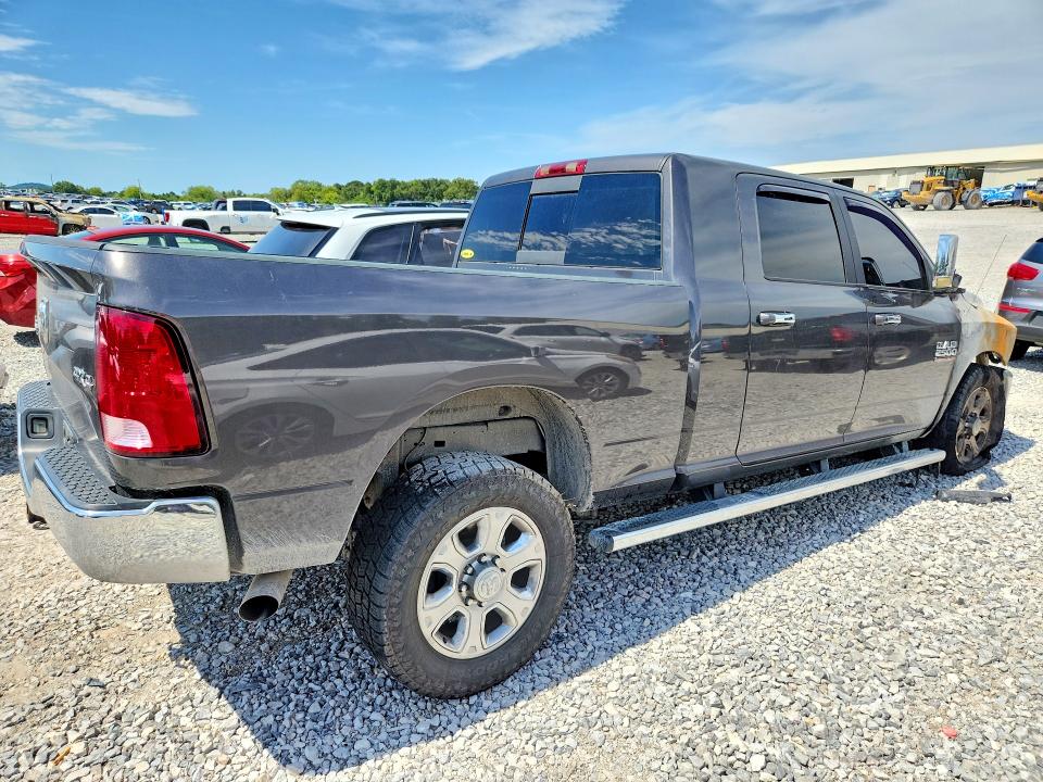 65703156 :رقم المزاد ، 3C6UR5ML4JG232839 vin ، 2018 Ram 2500 مزاد بيع