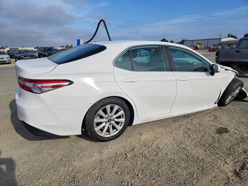 2020 Toyota Camry მანქანა იყიდება აუქციონზე, vin: 4T1C11AK7LU903495, აუქციონის ნომერი: 63447866
