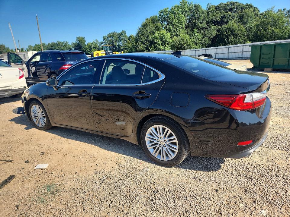 63481366 :رقم المزاد ، 58ABK1GG3HU057460 vin ، 2017 Lexus Es مزاد بيع