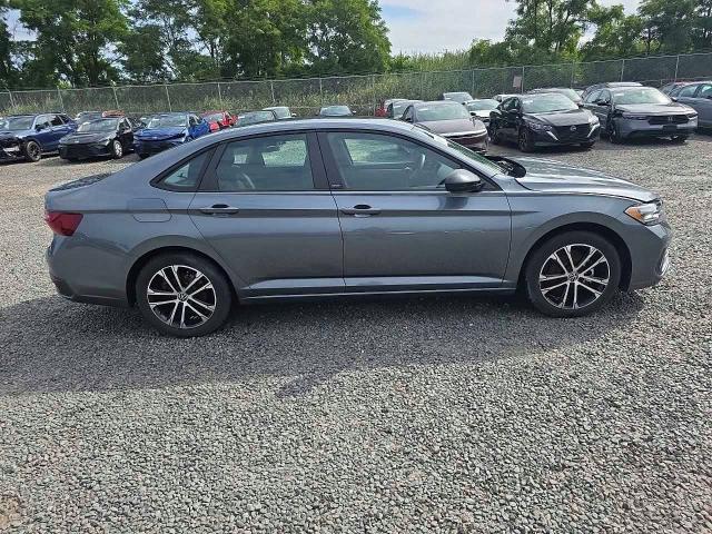 Продаж на аукціоні авто 2024 Volkswagen Jetta, vin: 3VWBM7BUXRM034024, номер лоту: 64270126