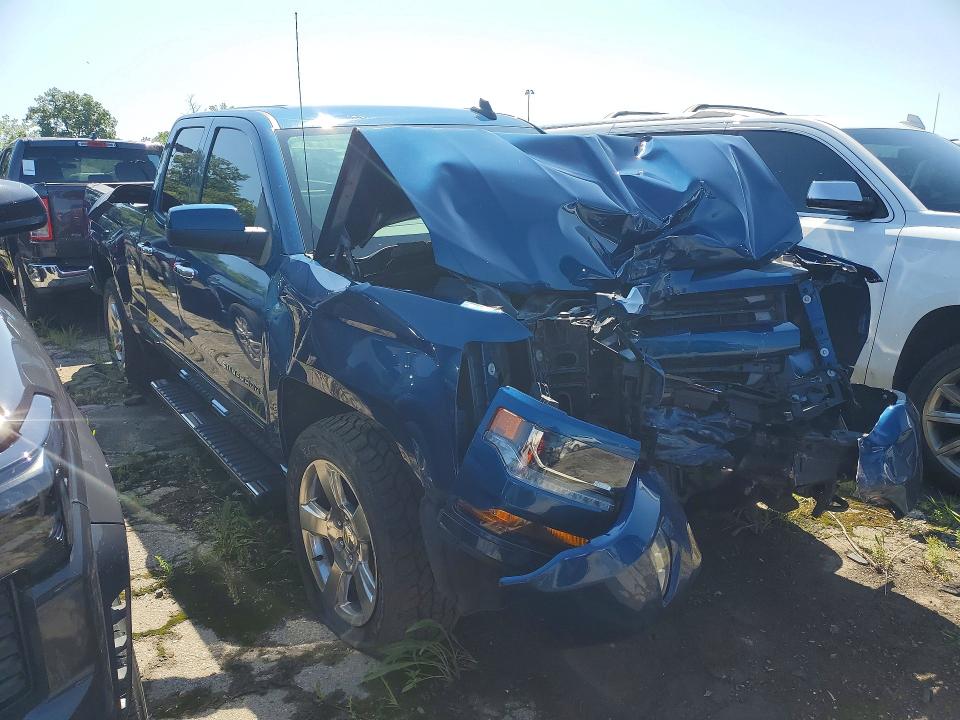 Продажа на аукционе авто 2017 Chevrolet Silverado, vin: 1GCVKREC1HZ121277, номер лота: 63047196