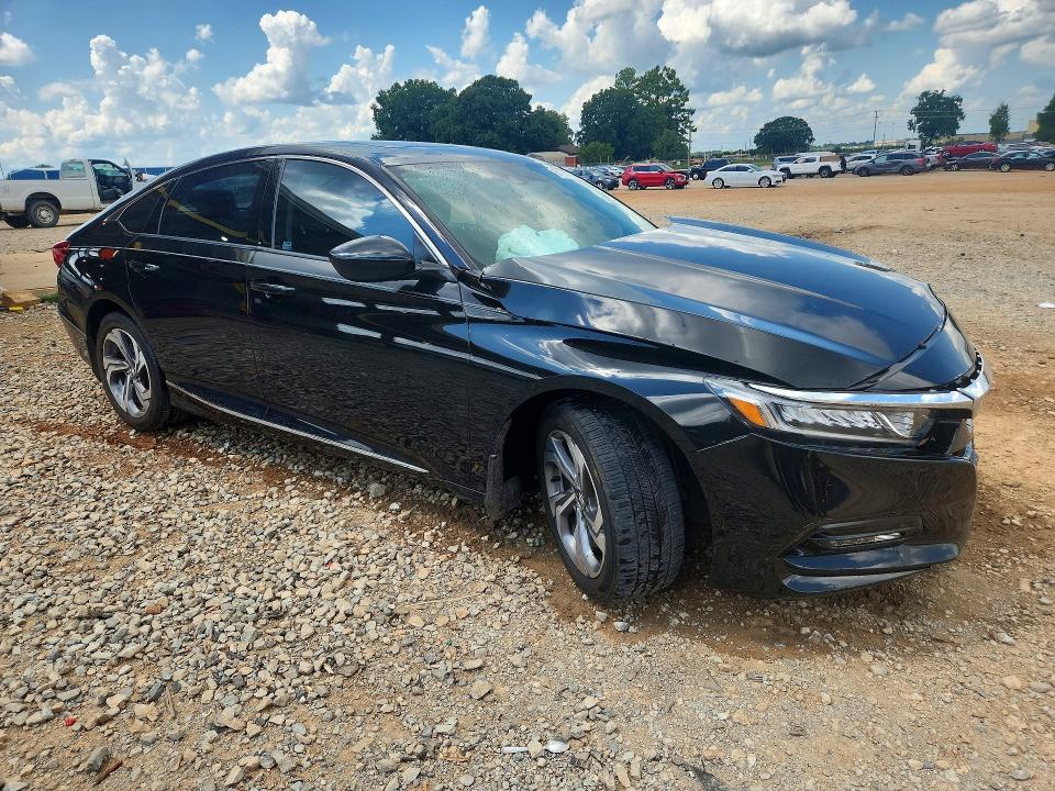 Продажа на аукционе авто 2018 Honda Accord, vin: 1HGCV1F45JA011443, номер лота: 64667356