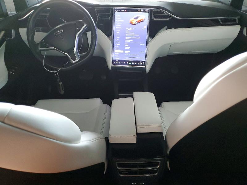 Продажа на аукционе авто 2017 Tesla Model X, vin: 5YJXCBE2XHF070503, номер лота: 65020606
