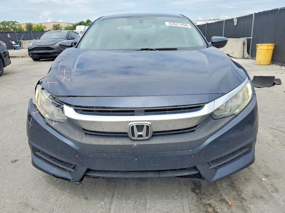 63521456 :رقم المزاد ، 19XFC2F50JE033265 vin ، 2018 Honda Civic مزاد بيع