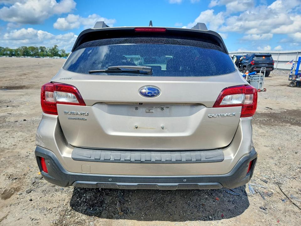 63923916 :رقم المزاد ، 4S4BSANC2J3333405 vin ، 2018 Subaru Outback مزاد بيع