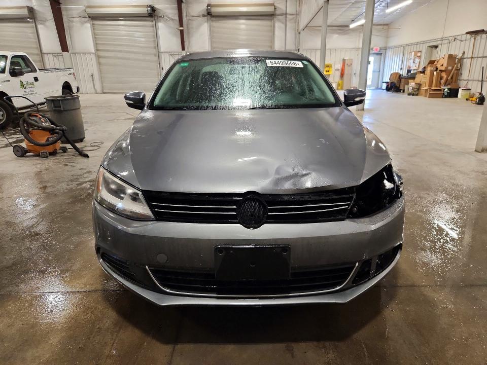 2013 Volkswagen Jetta მანქანა იყიდება აუქციონზე, vin: 3VWDP7AJ1DM428009, აუქციონის ნომერი: 64499666