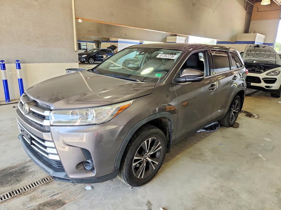 67352236 :رقم المزاد ، 5TDBZRFH1KS735795 vin ، 2019 Toyota Highlander مزاد بيع