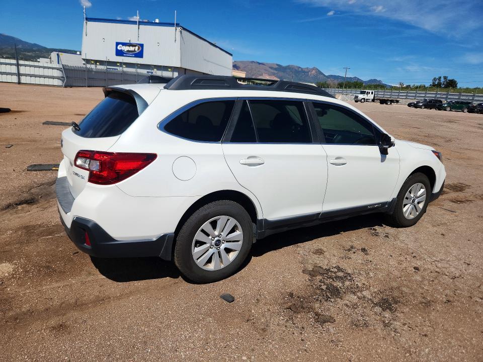 60582326 :رقم المزاد ، 4S4BSAHC2J3352502 vin ، 2018 Subaru Outback مزاد بيع