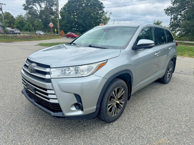 2018 Toyota Highlander მანქანა იყიდება აუქციონზე, vin: 5TDBZRFH7JS845989, აუქციონის ნომერი: 65688556